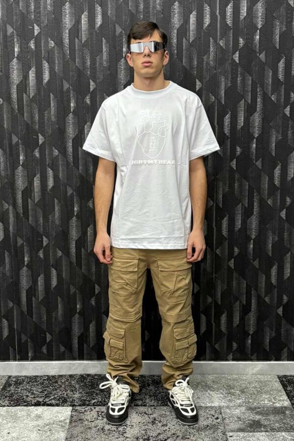 T shirt con logo - immagine 4